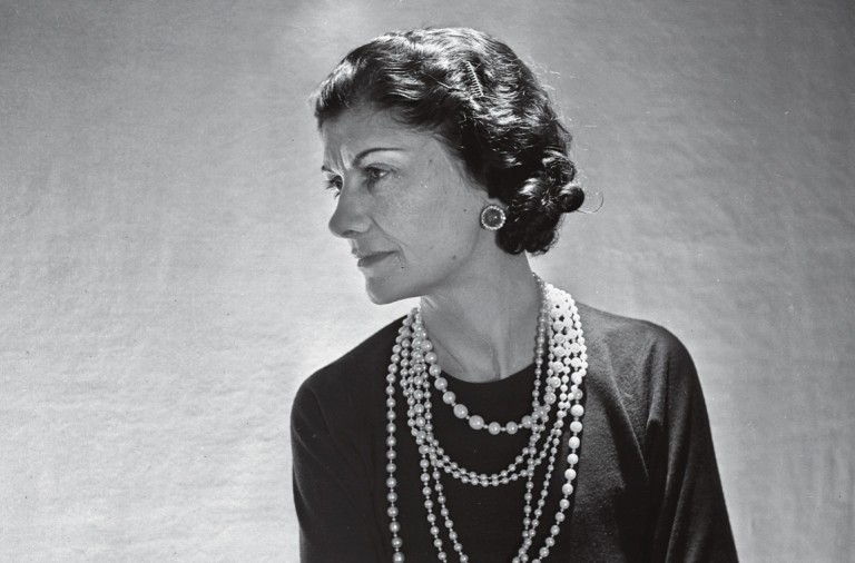 Coco Chanel, la mujer, la diseñadora, la leyenda